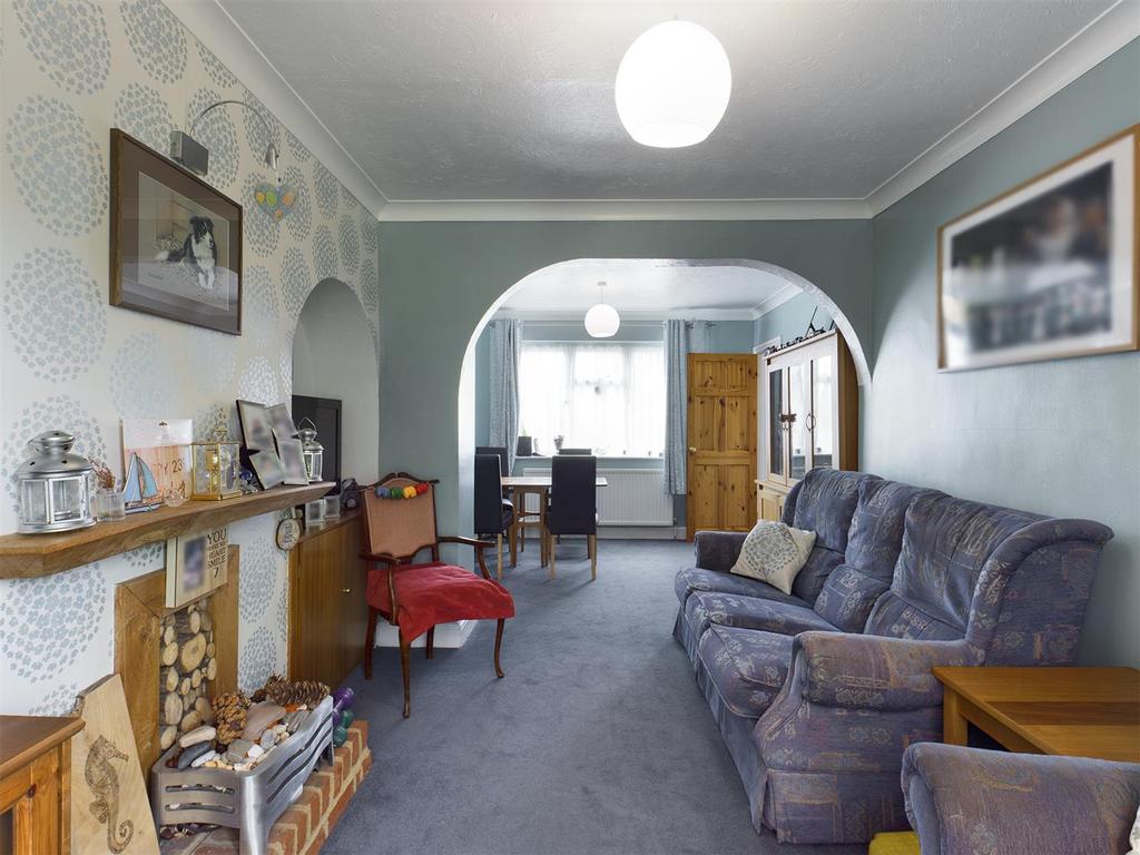 Parkway, New Addington, Croydon 3 bed semidetached house £425,000