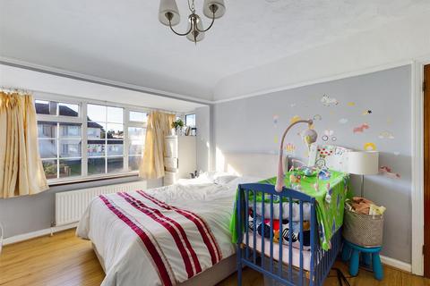136 Benhurst Gardens, South Croydon, CR2 8NW