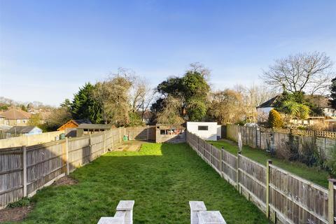 136 Benhurst Gardens, South Croydon, CR2 8NW