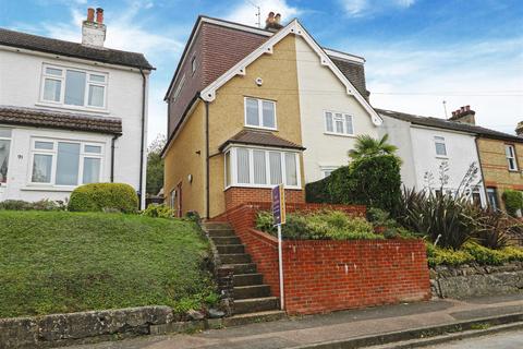 89 Beechwood Road, Caterham, CR3 6NF