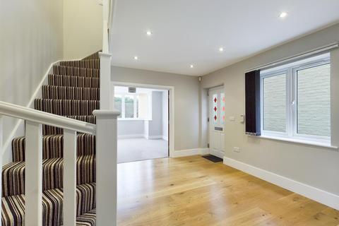 89 Beechwood Road, Caterham, CR3 6NF