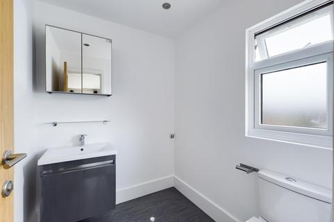 89 Beechwood Road, Caterham, CR3 6NF
