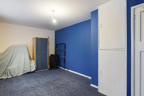 107 Arnhem Drive, New Addington, Croydon, CR0 0EF