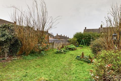 107 Arnhem Drive, New Addington, Croydon, CR0 0EF