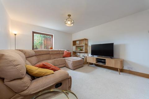 1b Riddlesdown Avenue, Purley, CR8 1JH