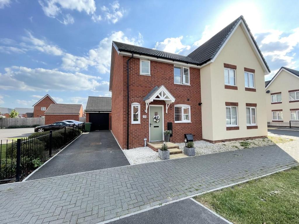 Bowthorpe Drive, Brockworth, Gloucester 3 bed semidetached house for