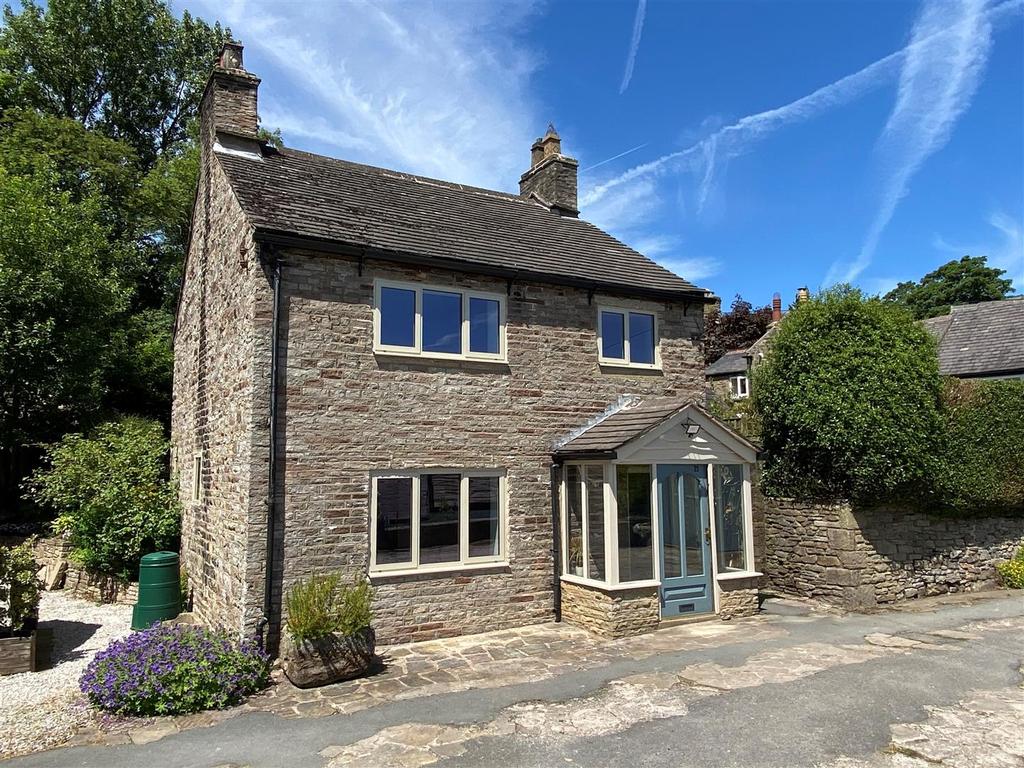 Stoneheads, Whaley Bridge, High Peak 3 bed detached house £500,000