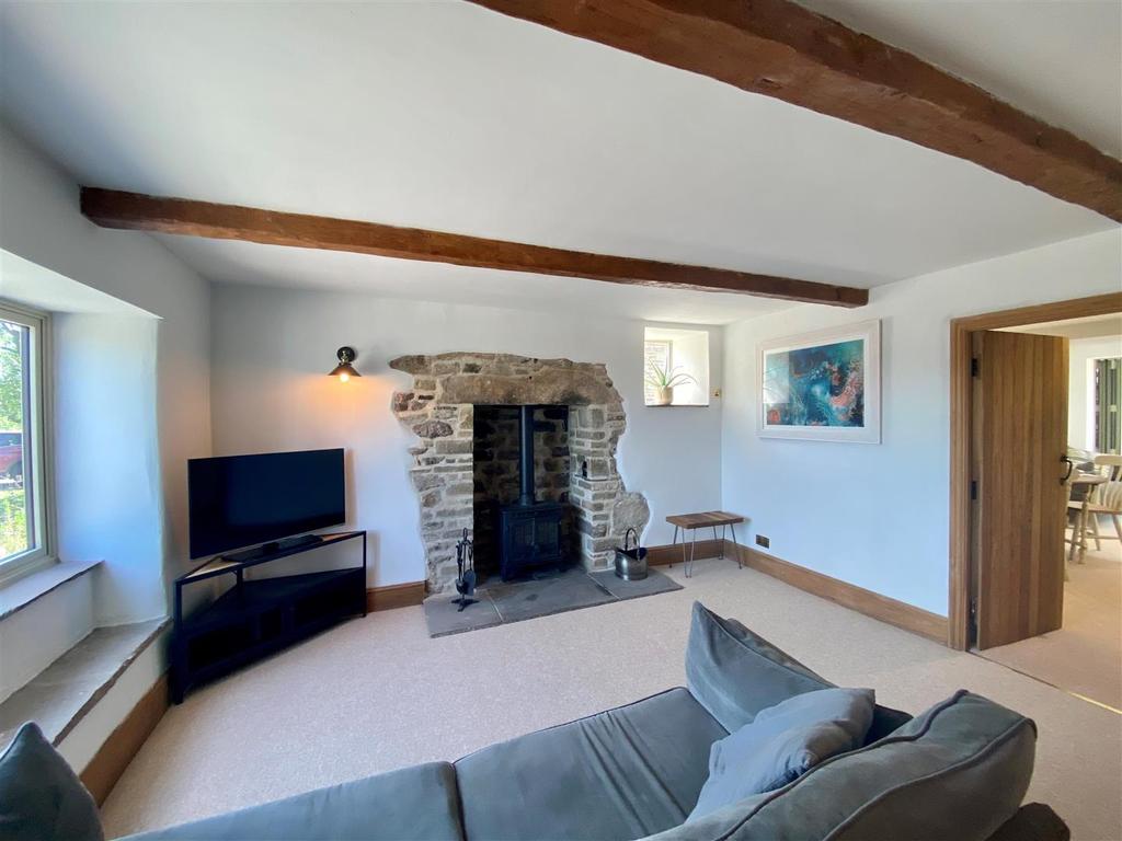 Stoneheads, Whaley Bridge, High Peak 3 bed detached house £500,000