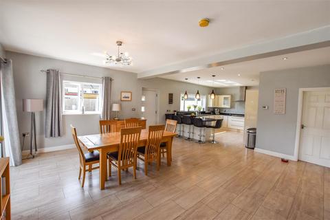 Jesern Beech Hill Road, Swanland, North Ferriby, HU14 3QY