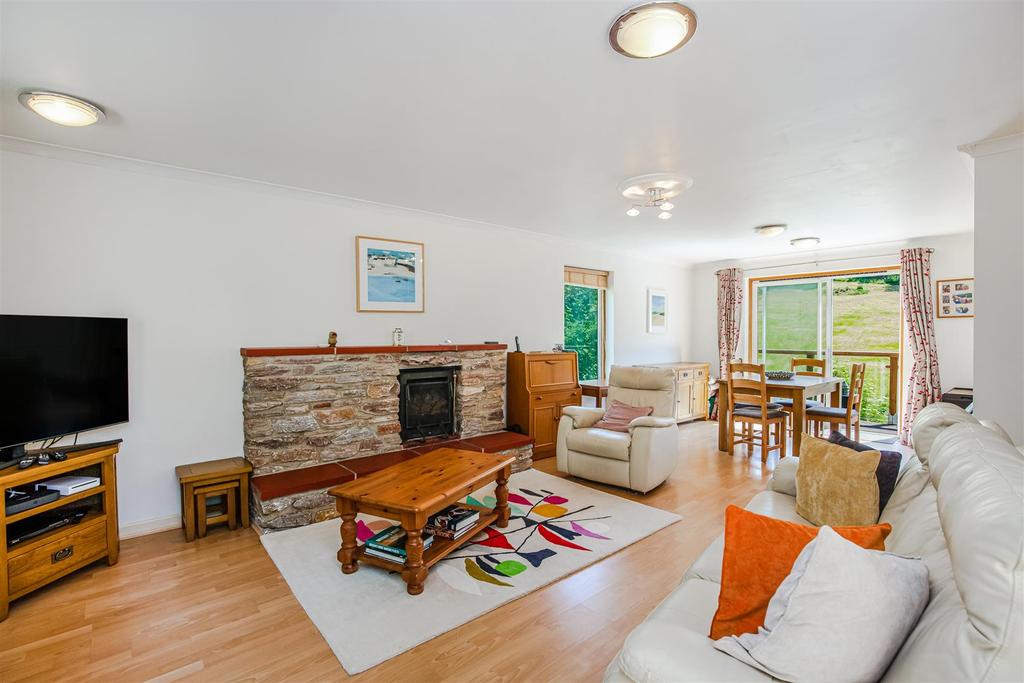 A17 - Devoden Dartmouth - 220621.jpg