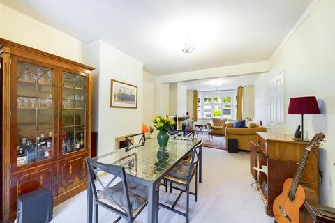 64 Crossways, South Croydon, CR2 8JN