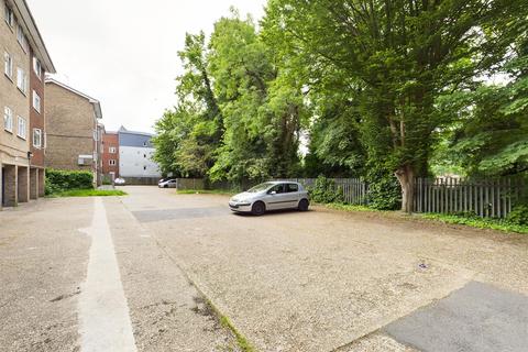 9 Partridge Knoll, Purley, CR8 1BS