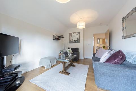 2, Pine Court, 2a Bond Road, Warlingham, CR6 9SD