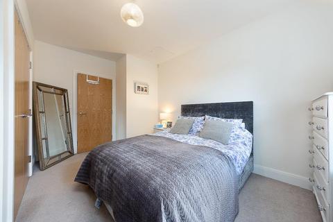 2, Pine Court, 2a Bond Road, Warlingham, CR6 9SD