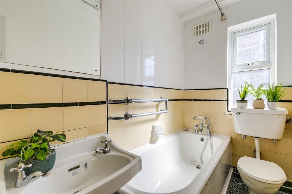 243 Chiswick Village-11.jpg