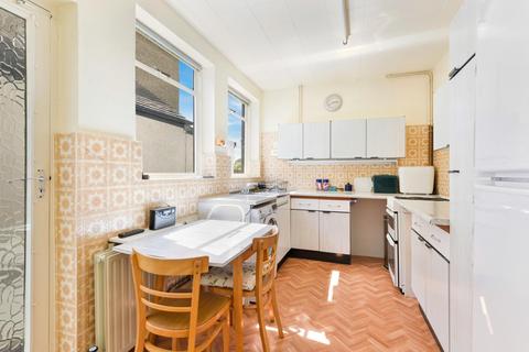 61 Bradstock Road, Epsom, KT17 2LE