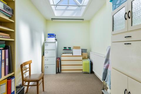 61 Bradstock Road, Epsom, KT17 2LE