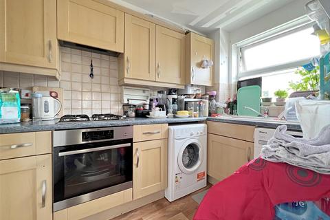54 Cobham Close, Enfield, EN1 3SU