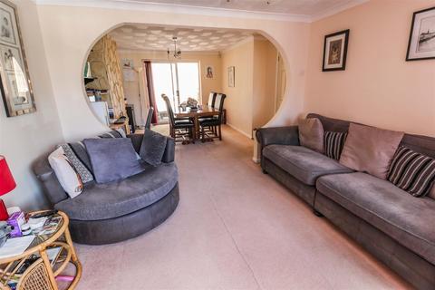 55 Latton Green, Harlow, CM18 7ES