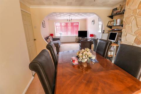 55 Latton Green, Harlow, CM18 7ES