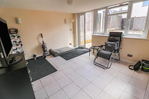 55 Latton Green, Harlow, CM18 7ES
