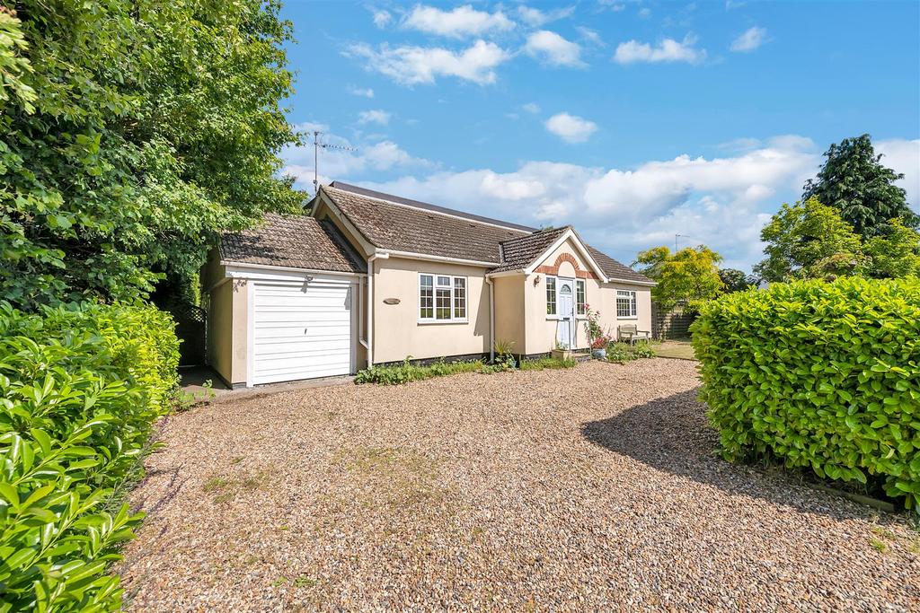 Hawes Lane, Norton 4 bed detached bungalow £525,000