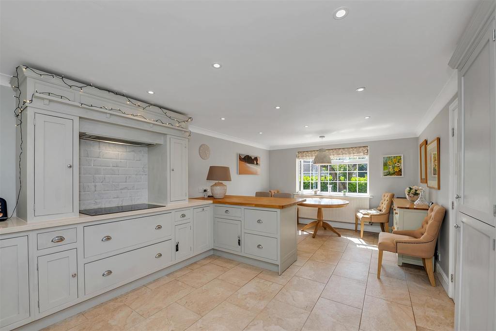 Hawes Lane, Norton 4 bed detached bungalow £525,000