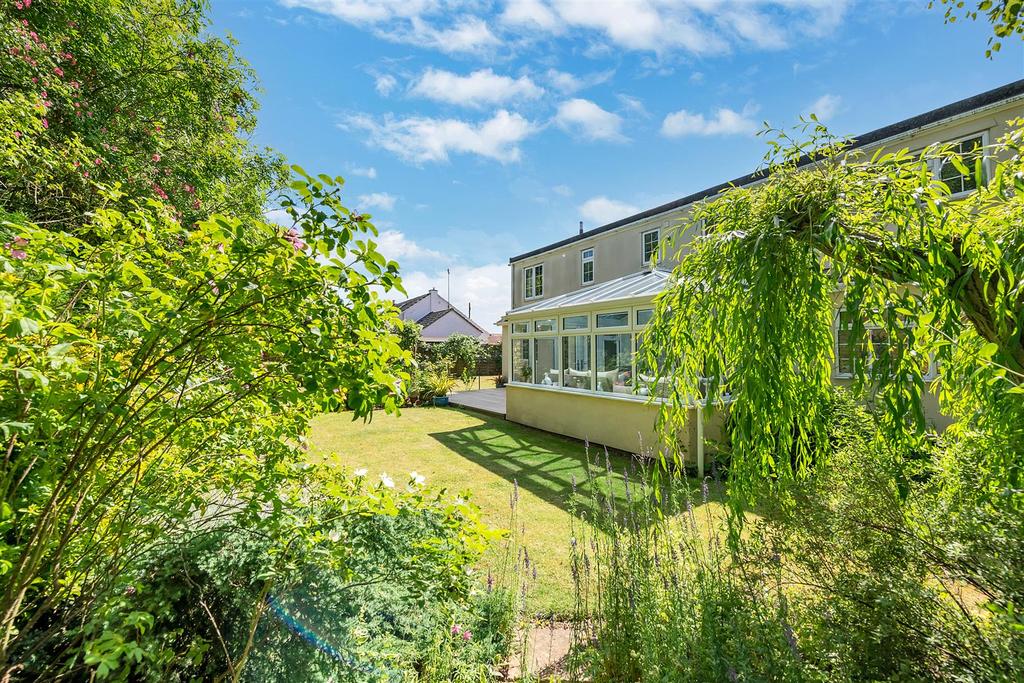 Hawes Lane, Norton 4 bed detached bungalow £525,000