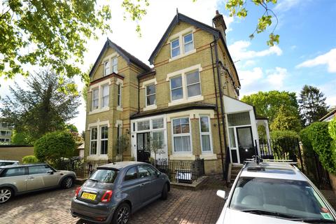 Flat H, Blakeney Hall, 1 Blakeney Road, Beckenham, BR3 1HA