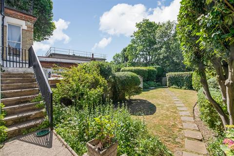 Flat H, Blakeney Hall, 1 Blakeney Road, Beckenham, BR3 1HA