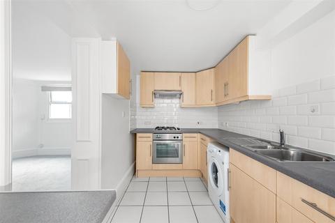 Flat H, Blakeney Hall, 1 Blakeney Road, Beckenham, BR3 1HA