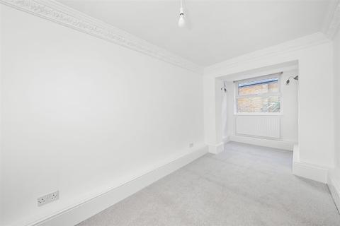 Flat H, Blakeney Hall, 1 Blakeney Road, Beckenham, BR3 1HA
