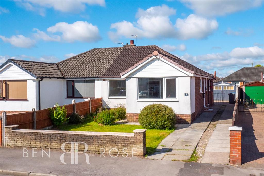 Chapel Lane, Coppull, Chorley 4 bed semidetached bungalow £1,095 pcm
