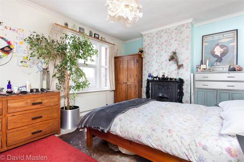 3 bedroom house for sale - Ewhurst Road