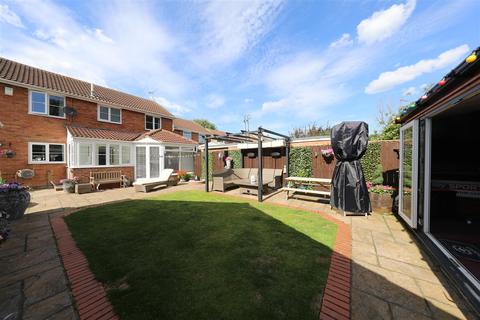 4 bedroom detached house for sale - Oxenhope Road, Hull