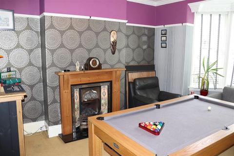 4 bedroom semi-detached house for sale - Birmingham Road, Walsall