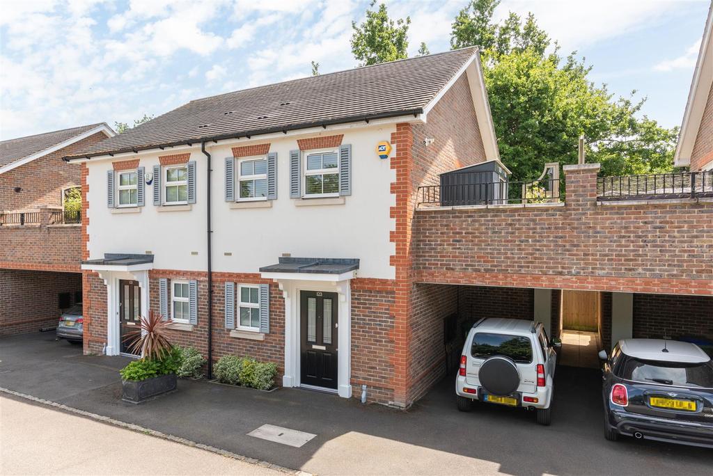 Ashley Road, WaltonOnThames 2 bed semidetached house for sale £550,000