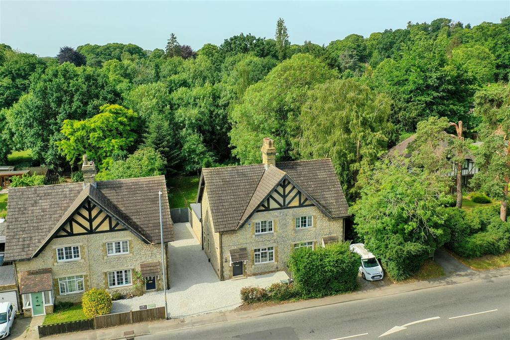 London Road, Aylesford 3 bed semidetached house £550,000