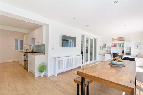 4 bedroom detached house for sale - The Boulevard, Worthing