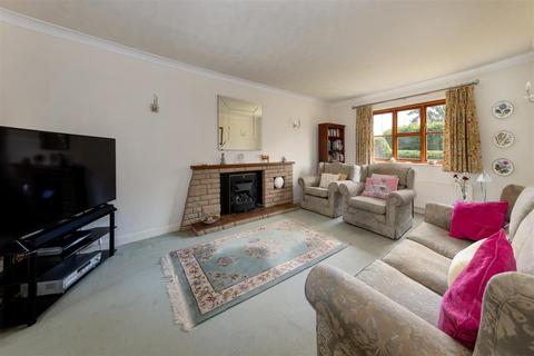 2 Pinehurst, Cubbington, Leamington Spa, CV32 7XA