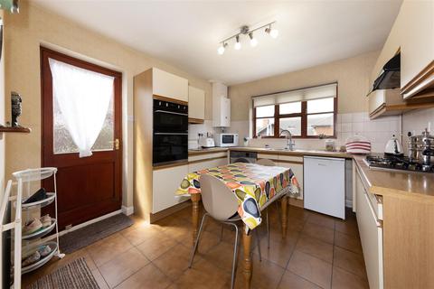 2 Pinehurst, Cubbington, Leamington Spa, CV32 7XA