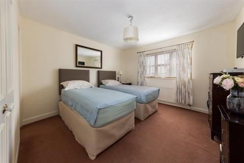 2 Pinehurst, Cubbington, Leamington Spa, CV32 7XA