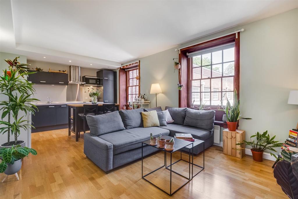 Scott Avenue, London 1 bed flat £439,500