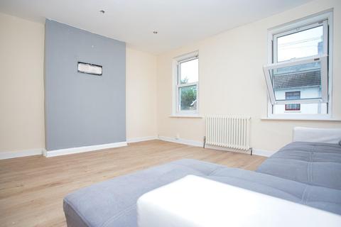 63 East Cliff, Folkestone, CT19 6BX