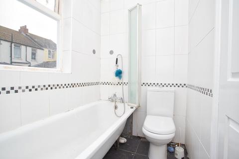 63 East Cliff, Folkestone, CT19 6BX