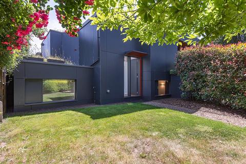 40 Dawlish Avenue, London, SW18 4RW