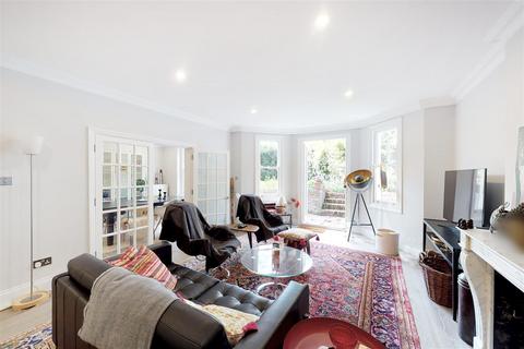 4 bedroom flat for sale, Fellows Road, London