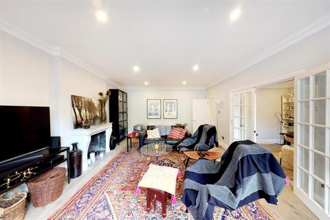 4 bedroom flat for sale, Fellows Road, London