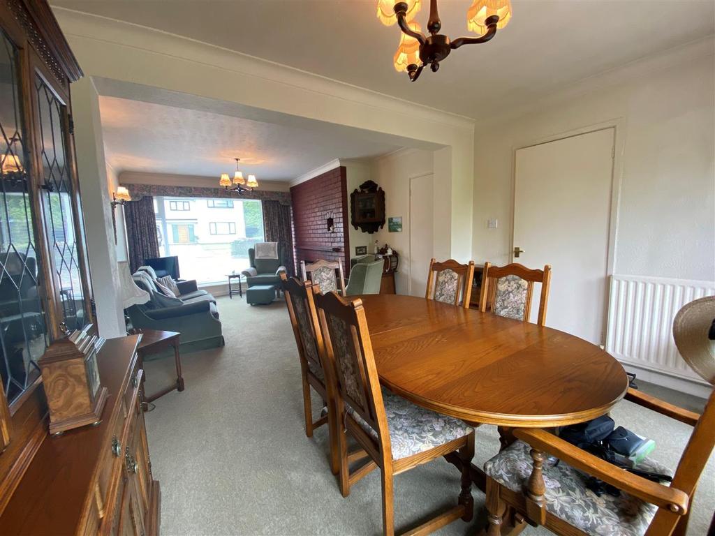 Dining room 1.jpg