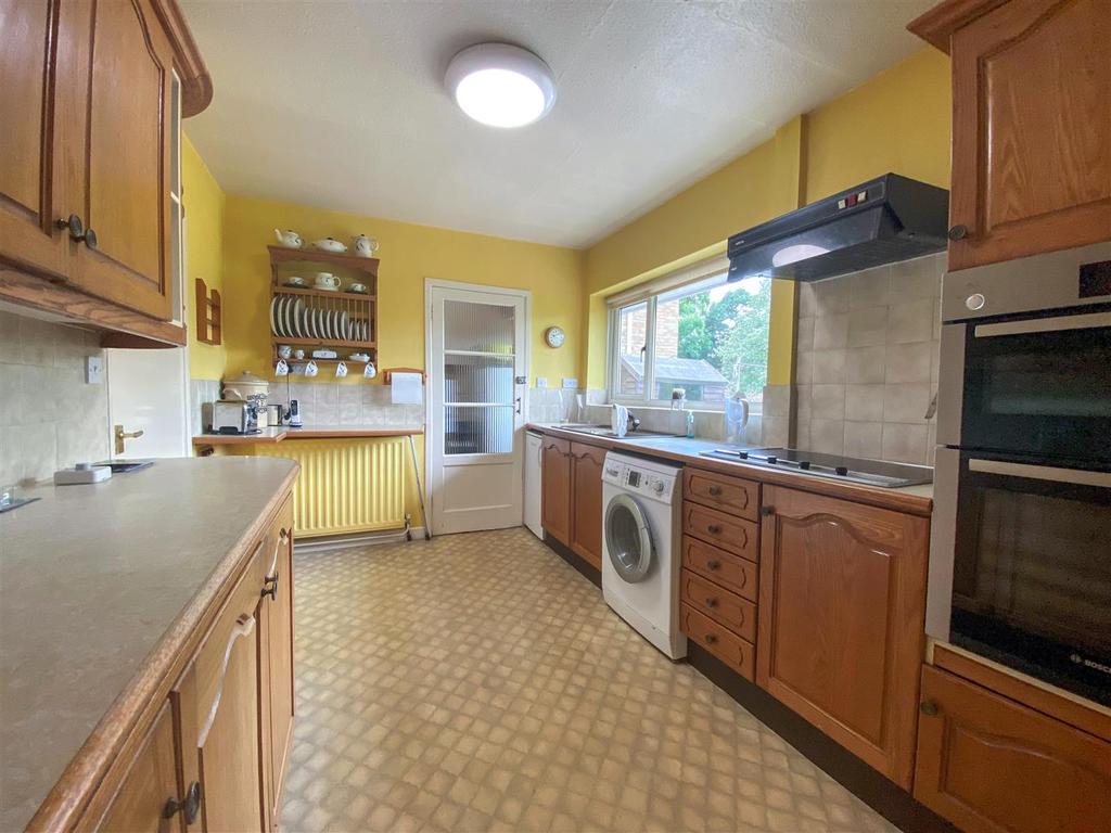 Kitchen 1.jpg
